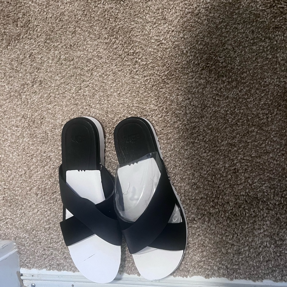 Ugg Kari Sandals